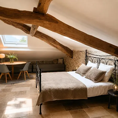 La Dorée Avec Sauna Et Jacuzzi Privés Bed & Breakfast
