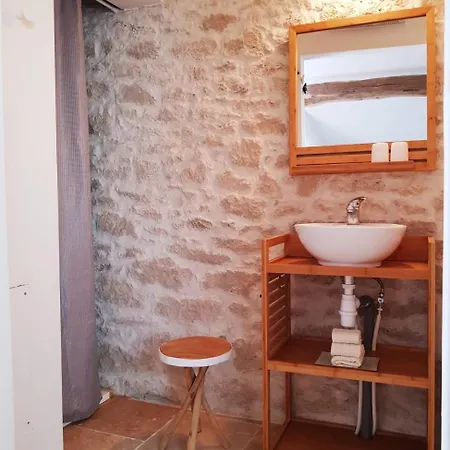 La Dorée Avec Sauna Et Jacuzzi Privés Bed & Breakfast