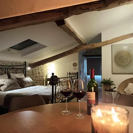 La Dorée Avec Sauna Et Jacuzzi Privés Bed & Breakfast